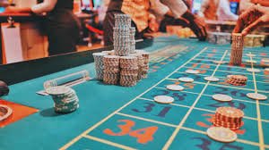 Platform singwin menampilkan dashboard dengan akses ke sportsbook, live dealer, dan slot games