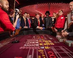 Simbol berlian dan batu permata dalam permainan Diamond Empire singwin